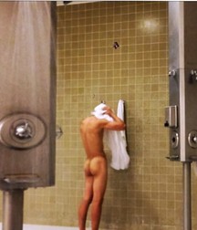 dry in the locker room 5b9e5e156e709.jpg