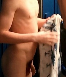 dry in the locker room 5b9e5e40a64cb.jpg