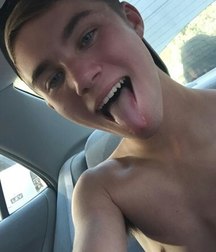 show me your  tongue 5ba4f10a9e5a2.jpg