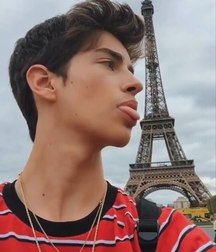 show me your  tongue 5ba4f122afa50.jpg