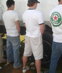 the boys pee in a group 5ba4f1c5b3a3f.jpg