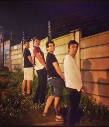 the boys pee in a group 5ba4f1d791547.jpg