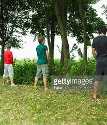 the boys pee in a group 5ba4f1db34661.jpg