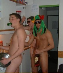 Straight Boys (funny)  5ba5e61ce11e7.jpg