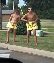 Straight Boys (funny)  5ba5e6297e241.jpg