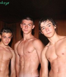 three straight friends  5ba79cf48aaa4.jpg