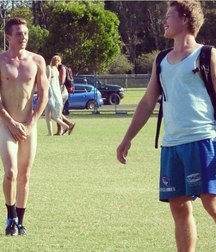 caught naked 5ba79da2cf726.jpg