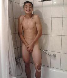 caught naked 5ba79dc30186d.jpg