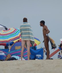 nudists on the beach 5ba9052ebdb47.jpg