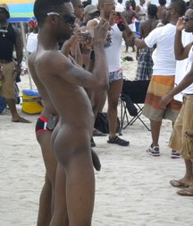 naked among the people 5bafc7bf72d1e.jpg