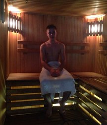 Straight Boys in sauna 5bb1171fe4424.jpg