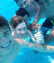 guys in a group 5bb11797d920a.jpg