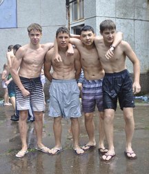 guys in a group 5bb117a5bb04f.jpg