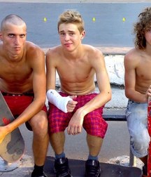 three boys 5bb3714ce669f.jpg