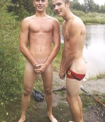 funny shy Straight Boys 5bb6805f6cbbc.jpg