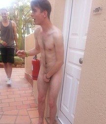 funny shy Straight Boys 5bb6806863a7c.jpg