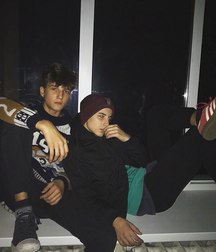 two nice friends 5bb68114a8d7b.jpg