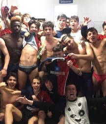 soccer teams are sexy 5bbbc72201f34.jpg