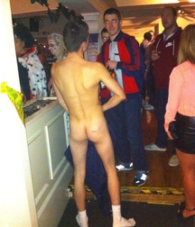 funny nudity 5bbd1e1db3473.jpg