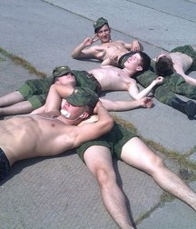friendly Russian military cadets 5bbd1e79d98af.jpg