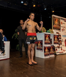 the correct weight (sexy moment) 5bbede6c1d8fb.jpg