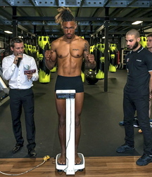 the correct weight (sexy moment) 5bbede747c2d9.jpg
