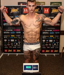 the correct weight (sexy moment)