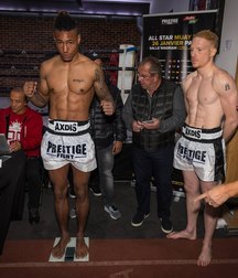 the correct weight (sexy moment) 5bbede96ccbd5.jpg