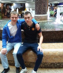 boys sitting on the bench 5bc0c1a993e8d.jpg