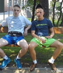 boys sitting on the bench 5bc0c1aae7063.jpg