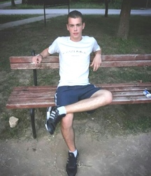 boys sitting on the bench 5bc0c1adadd7b.jpg