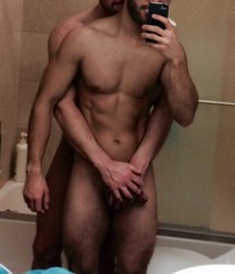 selfies in two 5bc7a967d52e6.jpg