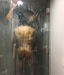 I do not take a shower alone 5bcc120059619.jpg