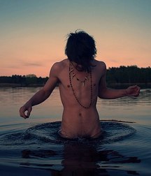 immersed in water 5bd310a508e25.jpg