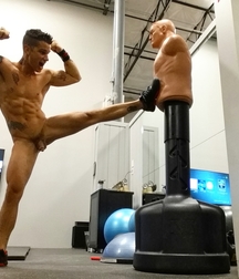 ridicule the nude 5bd3113142b92.jpg