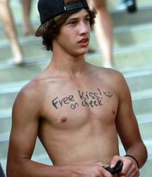 very cool guys 5bd3f07f491c3.jpg
