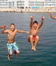 the hot summer 5be0c17db75eb.jpg