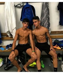 the boys in the locker room 5be1c343e0675.jpg