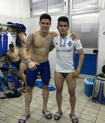 the boys in the locker room 5be1c351de789.jpg