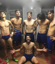 the boys in the locker room 5be1c36b97dd2.jpg