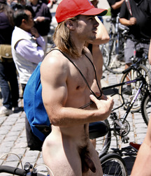 exhibitionists  5be825d65c4e9.jpg
