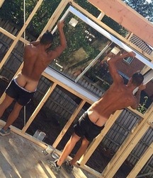 two guys, two asses 5be826360d539.jpg