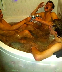 funny straight guys 5be9976ac60a4.jpg