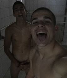 peek into male showers 5beb023050cd5.jpg