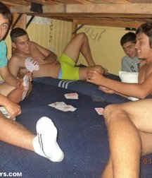 groups of straight guys 5beda36773548.jpg