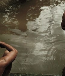 naked in the water 5bef01d7df80a.jpg