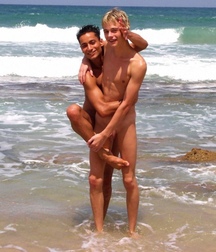 the guys at the beach 5bf4542766054.jpg
