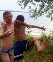 two beautiful friends 5bf6ccef2c7ab.jpg