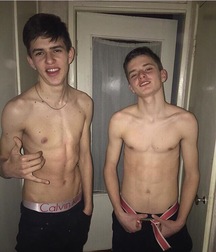 two beautiful friends 5bf6ccf85ba32.jpg