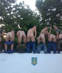 the ass of straight guys 5bf6ce042959f.jpg